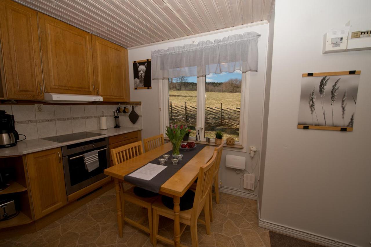 Naturskoent Boende Naera Skoevde Skövde Exterior foto