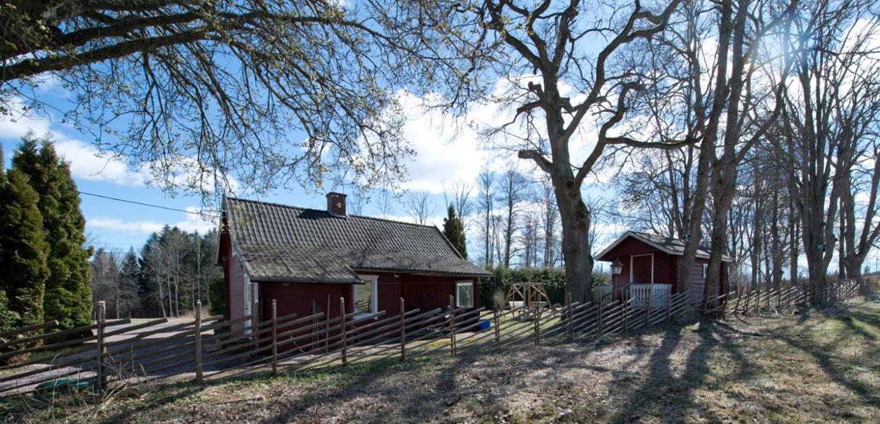 Naturskoent Boende Naera Skoevde Skövde Exterior foto