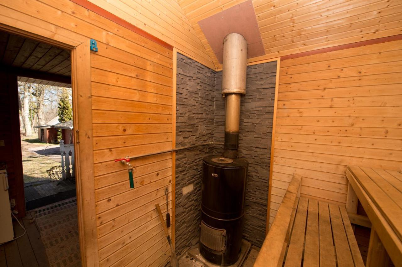Naturskoent Boende Naera Skoevde Skövde Exterior foto