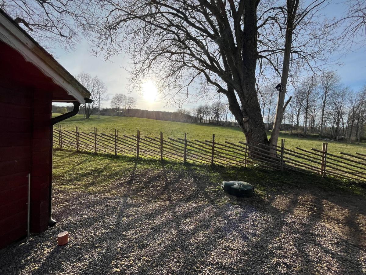 Naturskoent Boende Naera Skoevde Skövde Exterior foto